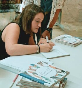 'Mutki' és el suggerent nom de la primera novel·la de Sara Arnau Jiménez